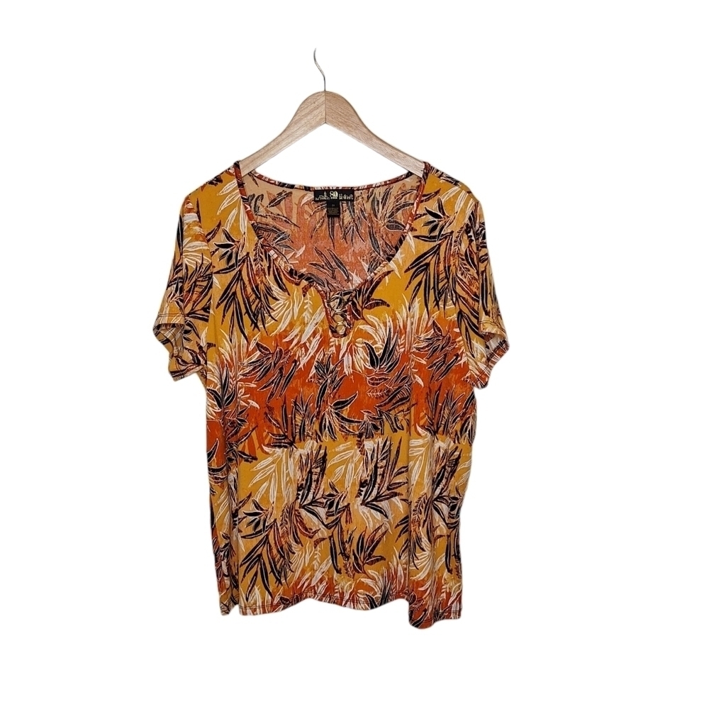 80 Park Women's Size 2X Top Orange Tropical Print Metal Circle Detail Short Slv